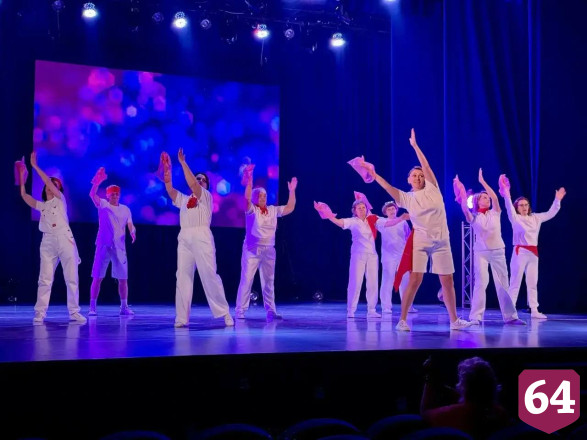 В Энгельсе на сцене фестиваля показали истории о силе духа